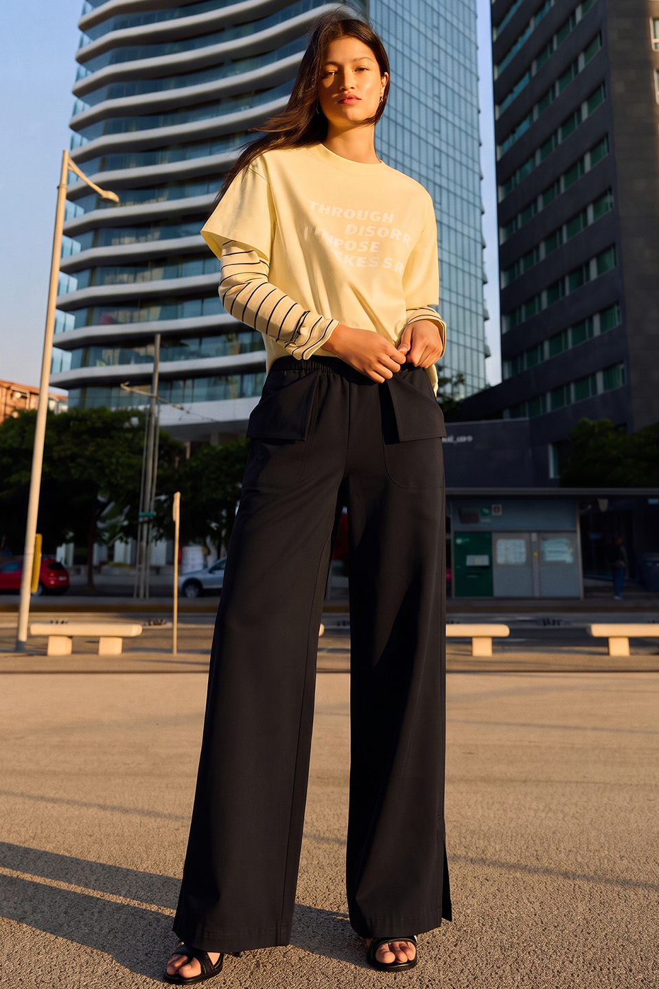 Women Smart Pocket Wide-leg Trouser - Black